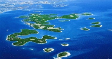 Während des Segelurlaubs müssen Orte in Kroatien besucht werden