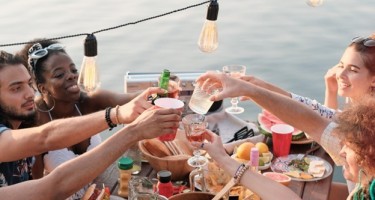 How to Throw an Unforgettable Celebration Party on Your Boat