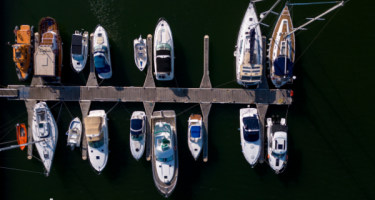 A Beginner’s Guide to Boating Etiquette: Do’s and Don’ts on the Water