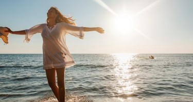 The Psychology of the Sea: Why Sailing Relaxes Us More Than Any Other Vacation