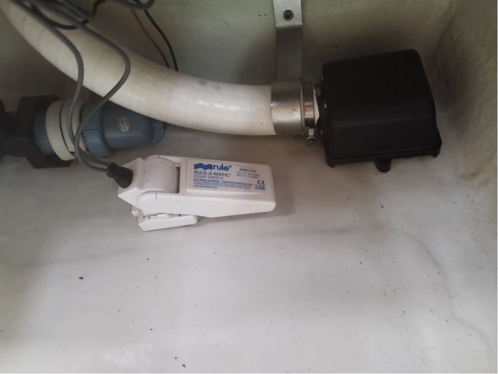 481-bilge_pump.jpg