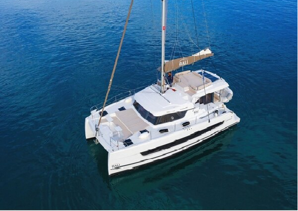 yacht_charter-biograd-catamaran